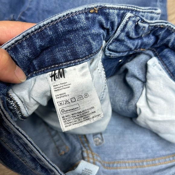 H&M High Rise Button-Fly Straight Leg Jeans in Blue Women’s Sz 2 - Picture 10 of 10